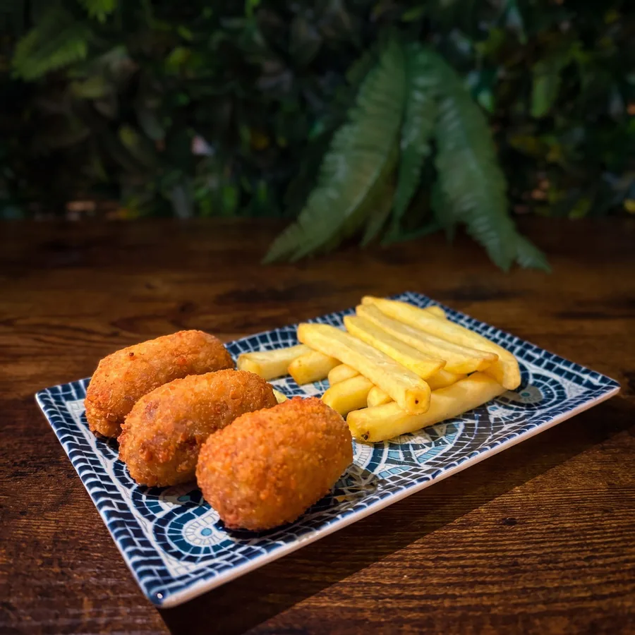 Hausgemachte Croquetas de puchero vom Mi Locura, Mairena del Aljarafe